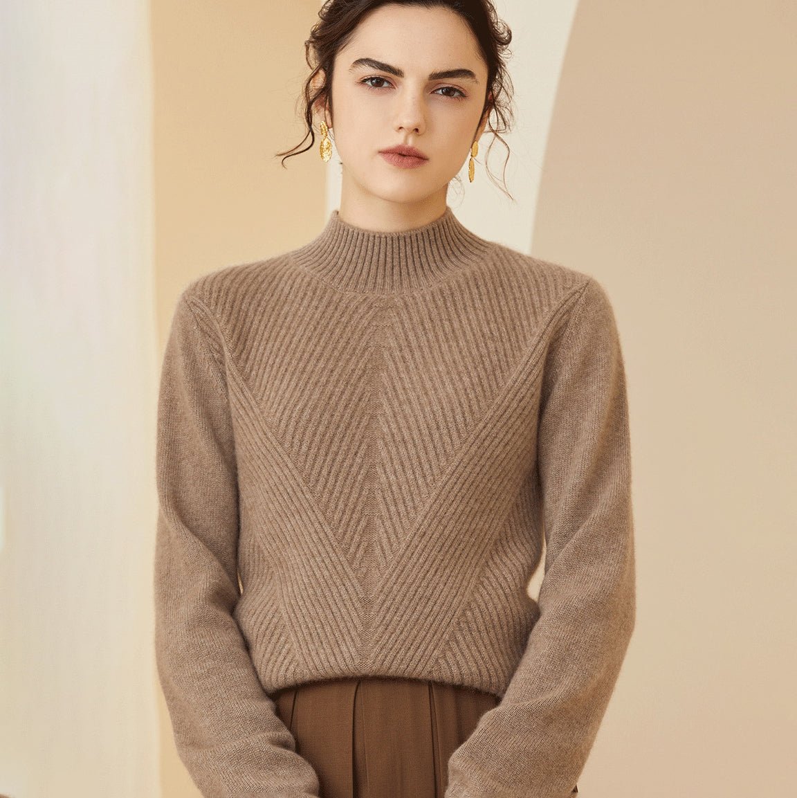 Womens Cashmere Mock Neck Sweater With Chevron Ribbed Detailing