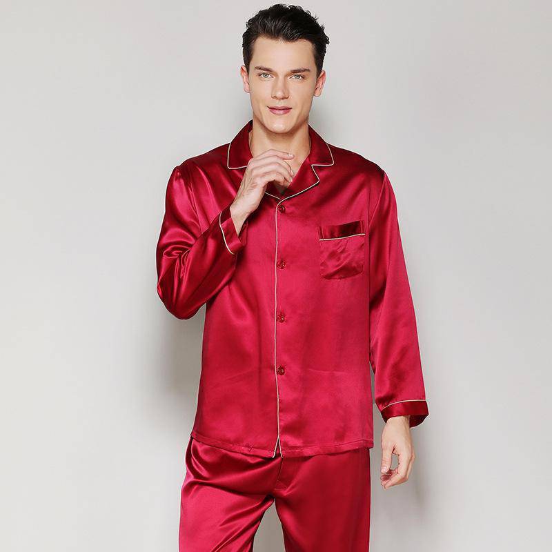 Herren-Pyjama aus roter Seide