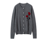 Kaschmir-Strickpullover für Damen mit Rosenstickerei und Knopfleiste vorne