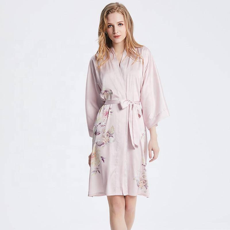 100% Short Silk Kimono Robe Light Pink in Chinese Printing Ladies Sleek and Soft Loungwear -  slipintosoft