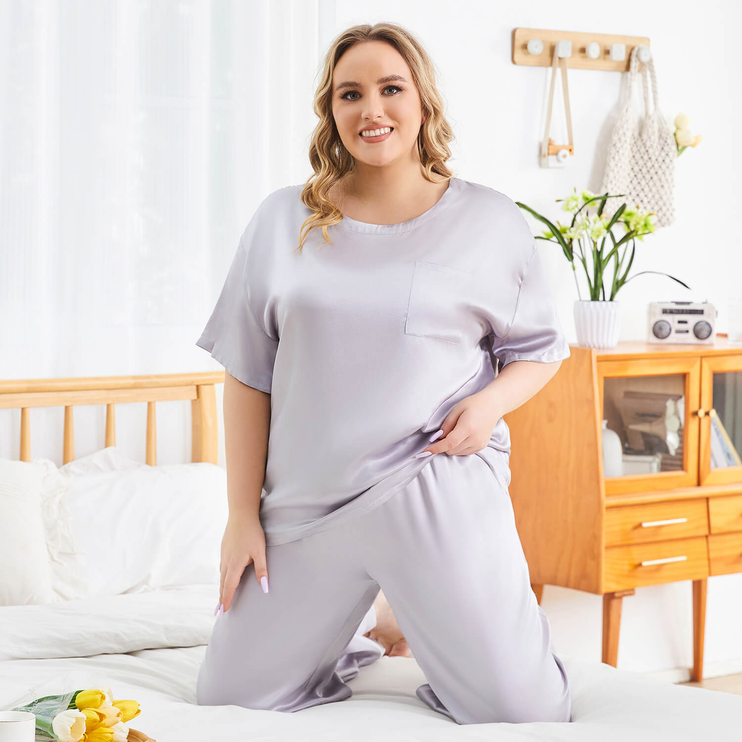 Plus Size Women's Silk Pajamas Set Short Sleeve Long Pants Silk Sleepwear - slipintosoft