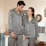Langes, gestreiftes Seidenpyjama-Set für ein Paar passende Seidenpyjamas